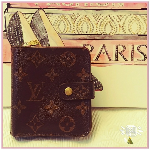 Louis Vuitton Handbags - 🎉Authentic louis vuitton wallet monogram
🎆